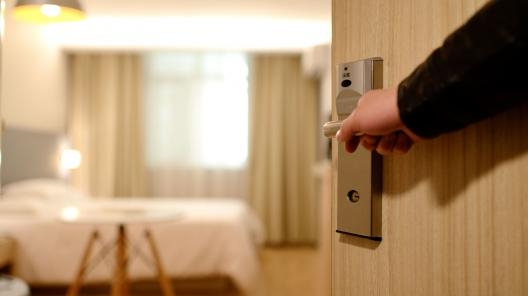 Затраты на проживание в гостинице учитываются при УСН
