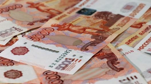 В России хотят поднять МРОТ до 20 тыс. рублей