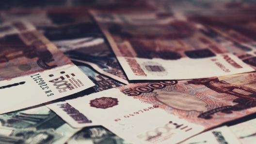 Обязательство работодателей повышать зарплаты хотят закрепить в ТК РФ