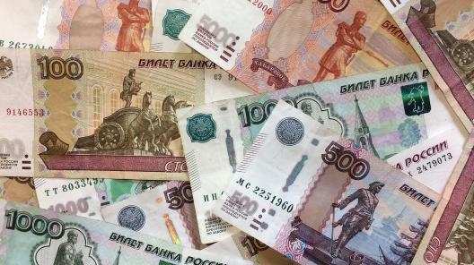 Около двух третьих российских компаний хотят поднять зарплаты сотрудникам в 2022 году