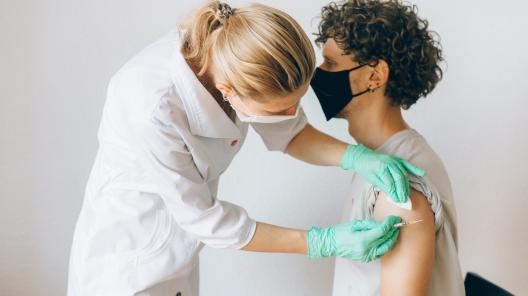 В России заработали временные правила вакцинации от коронавируса