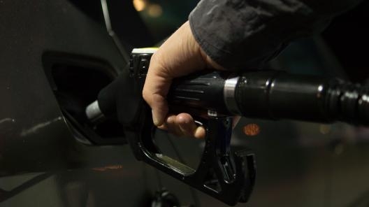 Акцизы на бензин и дизельное топливо понизят