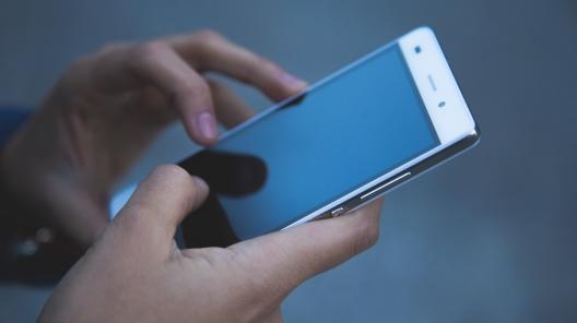 Самозанятые, возможно, будут платить налоги через мобильное приложение