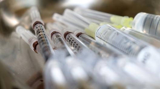 Частные клиники, работающие по ОМС, смогут проводить бесплатную вакцинацию